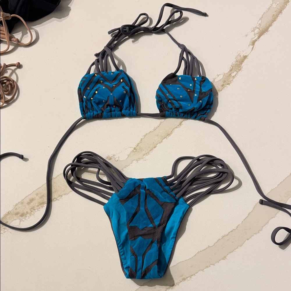 Chic Teal and Black Women's Bikini Set